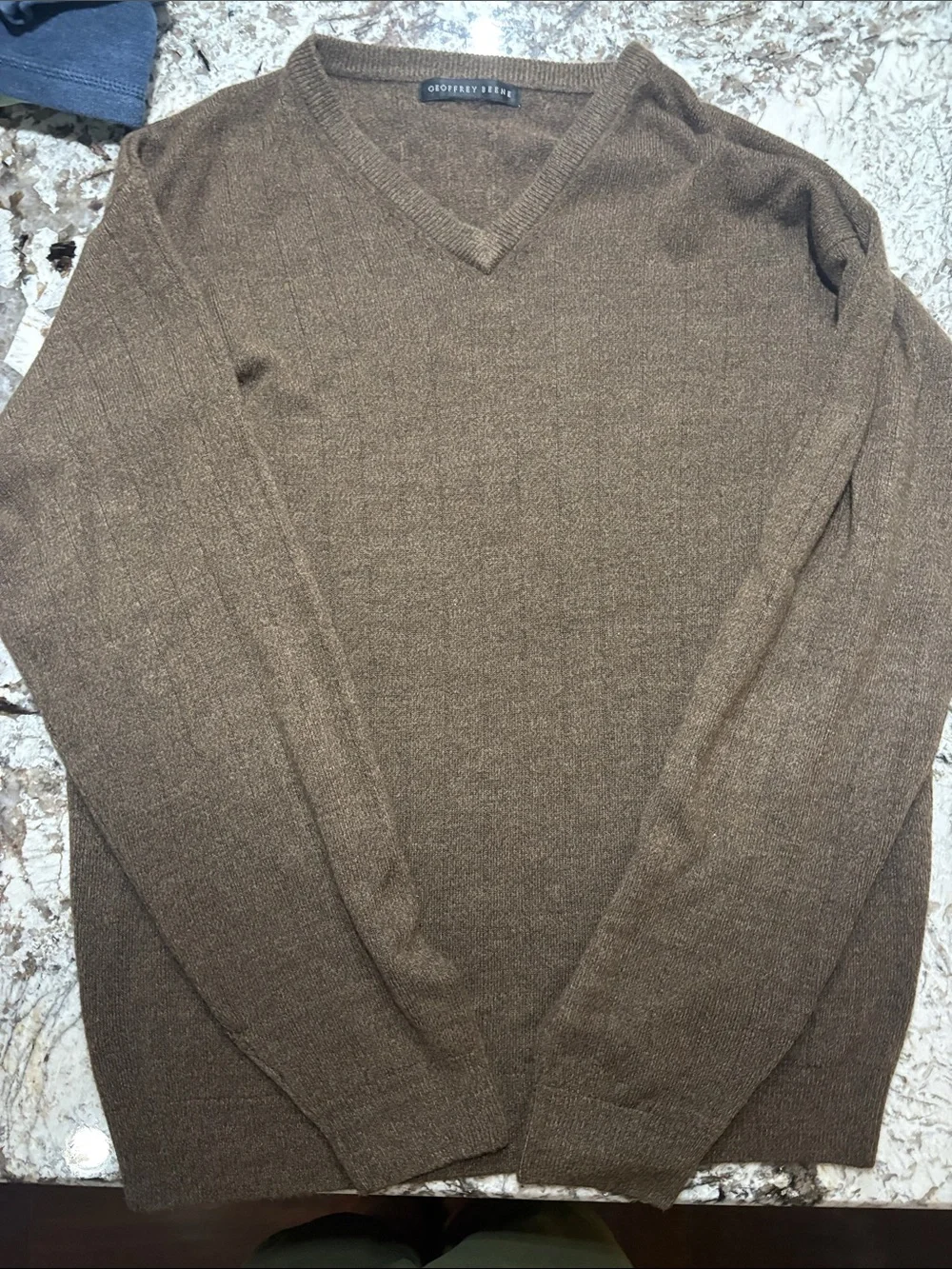 Geoffrey Beene Men's V-Neck Sweater in Brown Heather